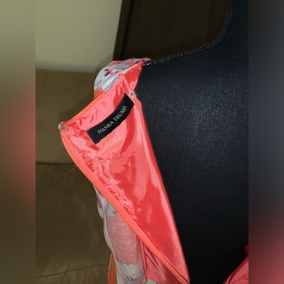 IVANKA TRUMP DRESS - Picture 7 of 15